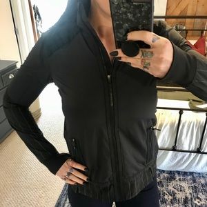 EUC LULULEMON Run Bandit Hooded Jacket